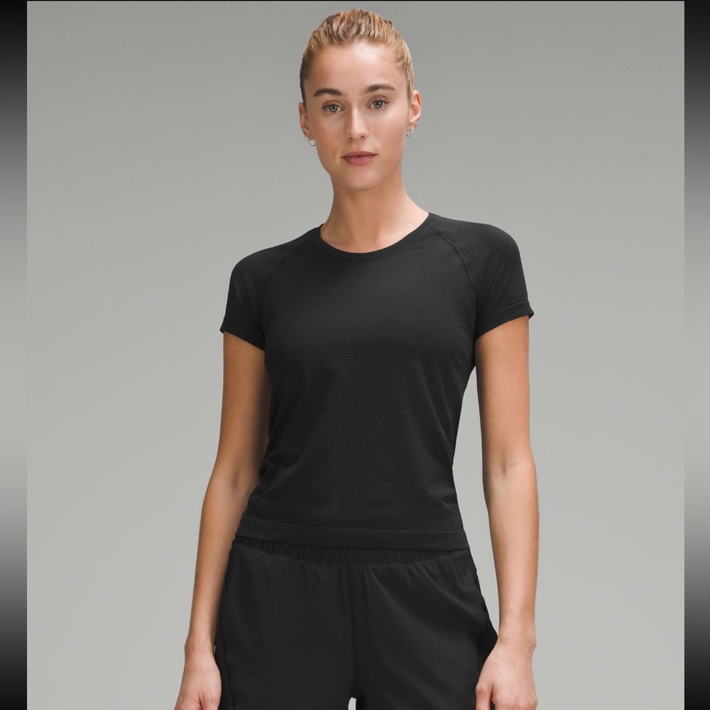 Lululemon Swiftly Tech Short-Sleeve Shirt 2.0 *Waist Length, Black, 6